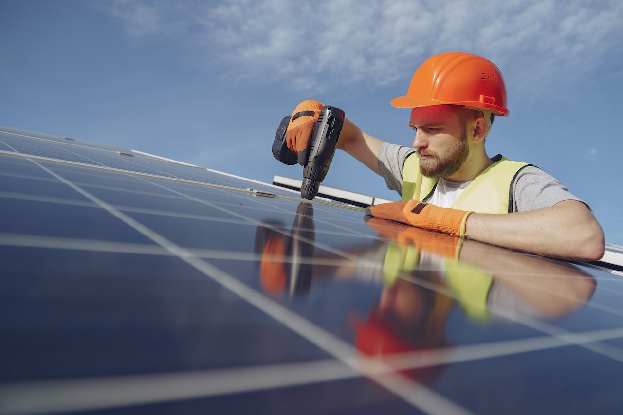 solar panel installer